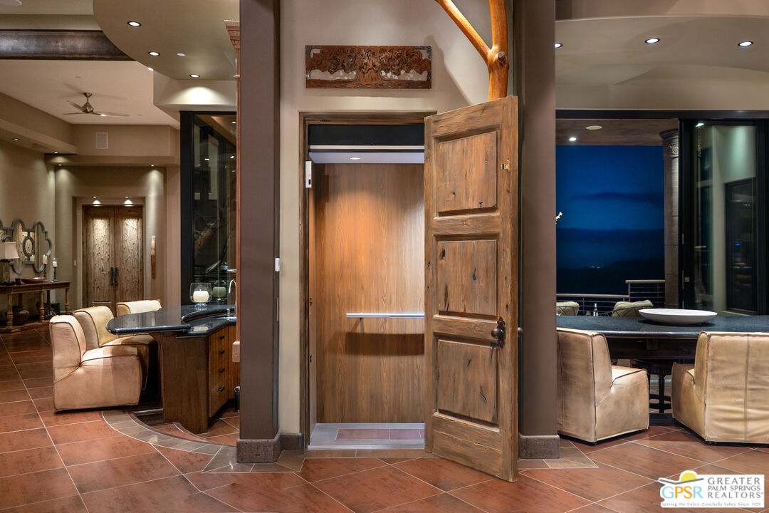 19210 Highland Hills Dr Unit: 10