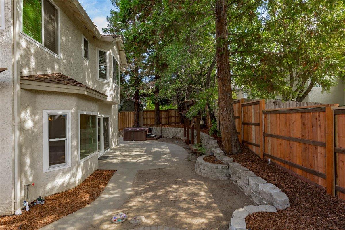 5629 Glen Oaks Drive