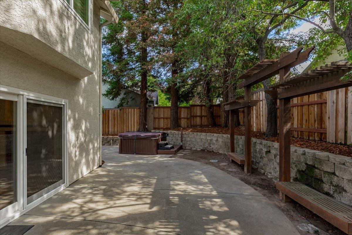 5629 Glen Oaks Drive