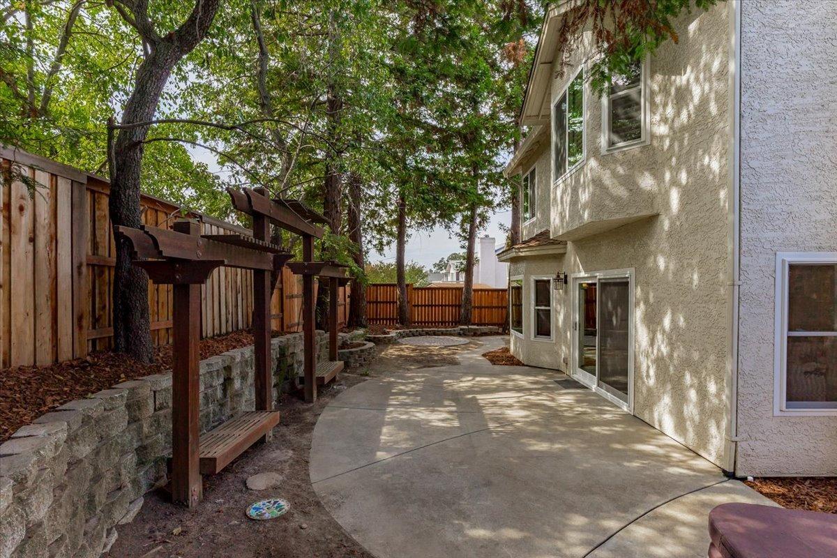 5629 Glen Oaks Drive