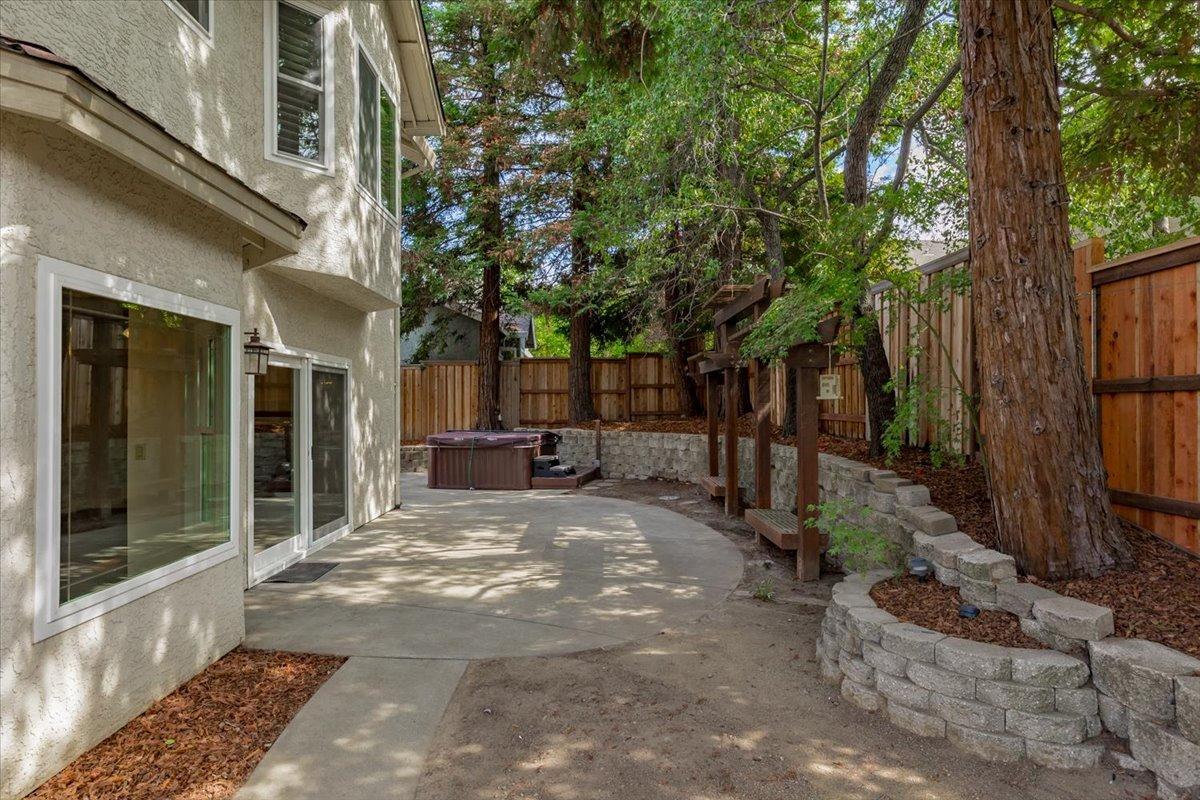5629 Glen Oaks Drive