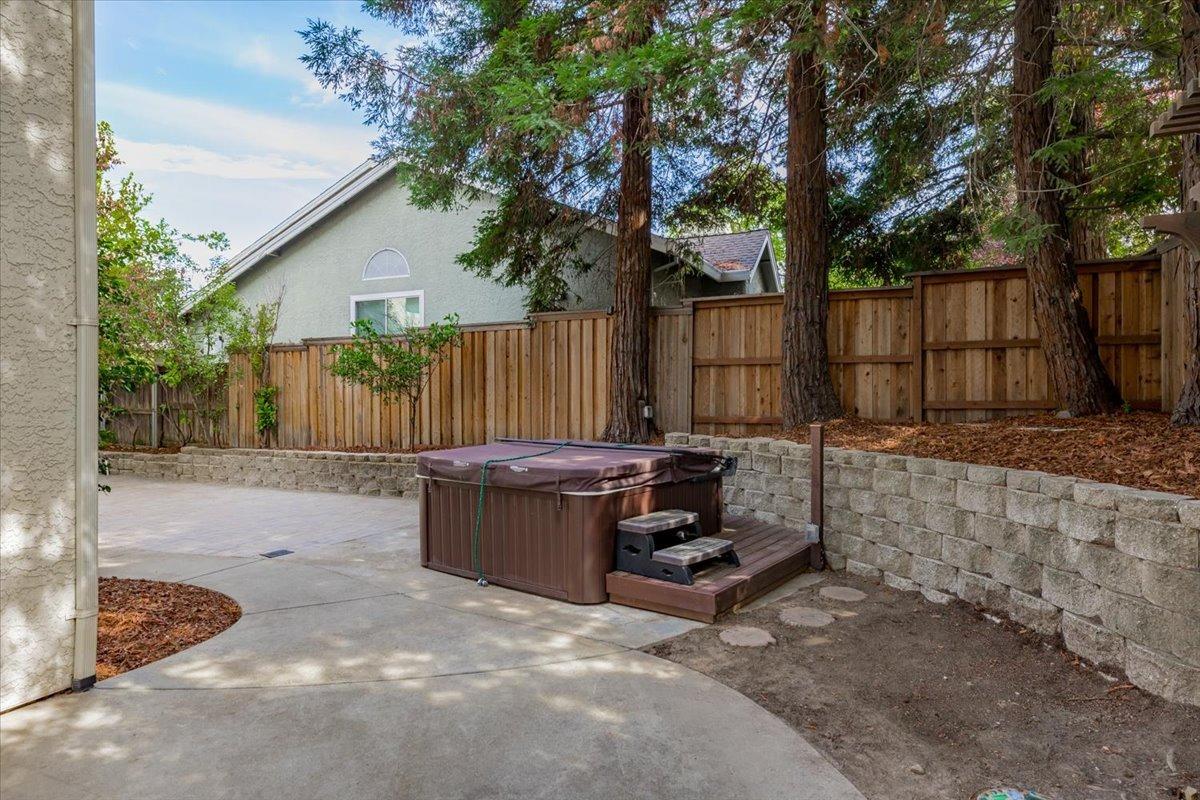 5629 Glen Oaks Drive