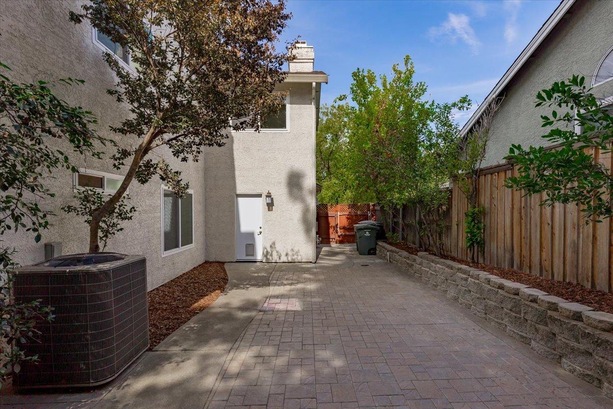 5629 Glen Oaks Drive