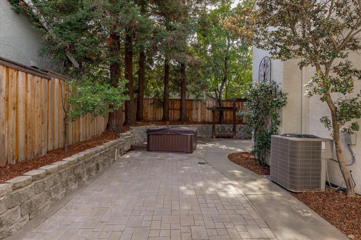 5629 Glen Oaks Drive