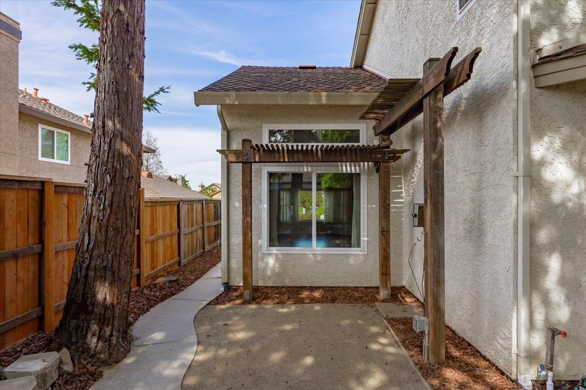 5629 Glen Oaks Drive