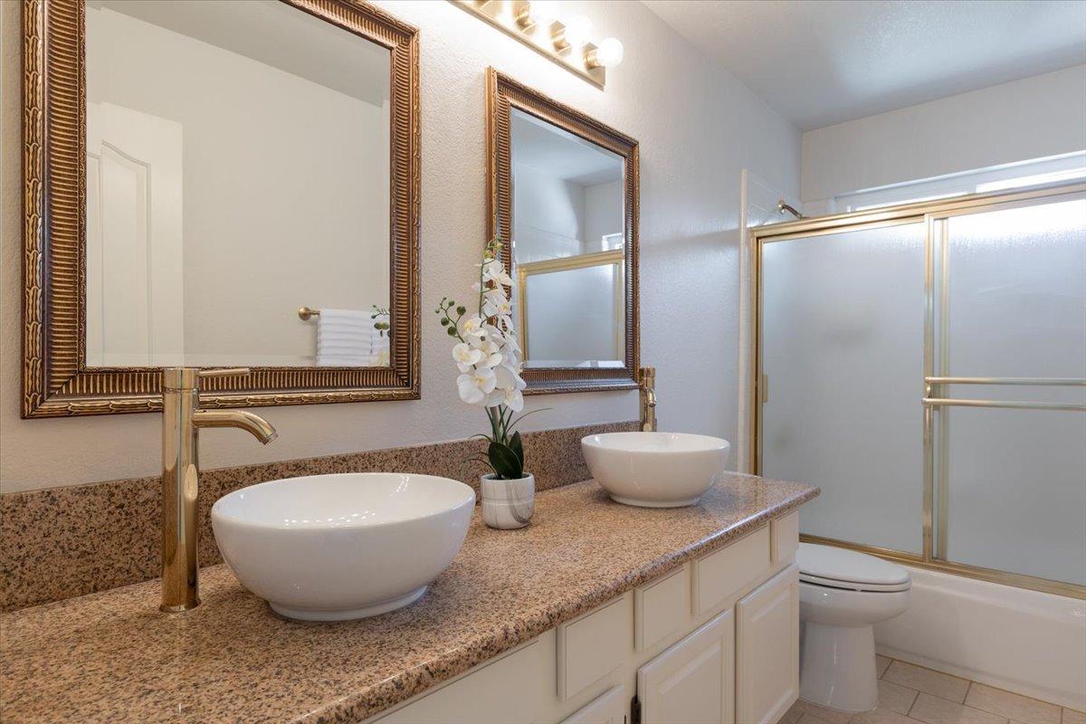 5629 Glen Oaks Drive