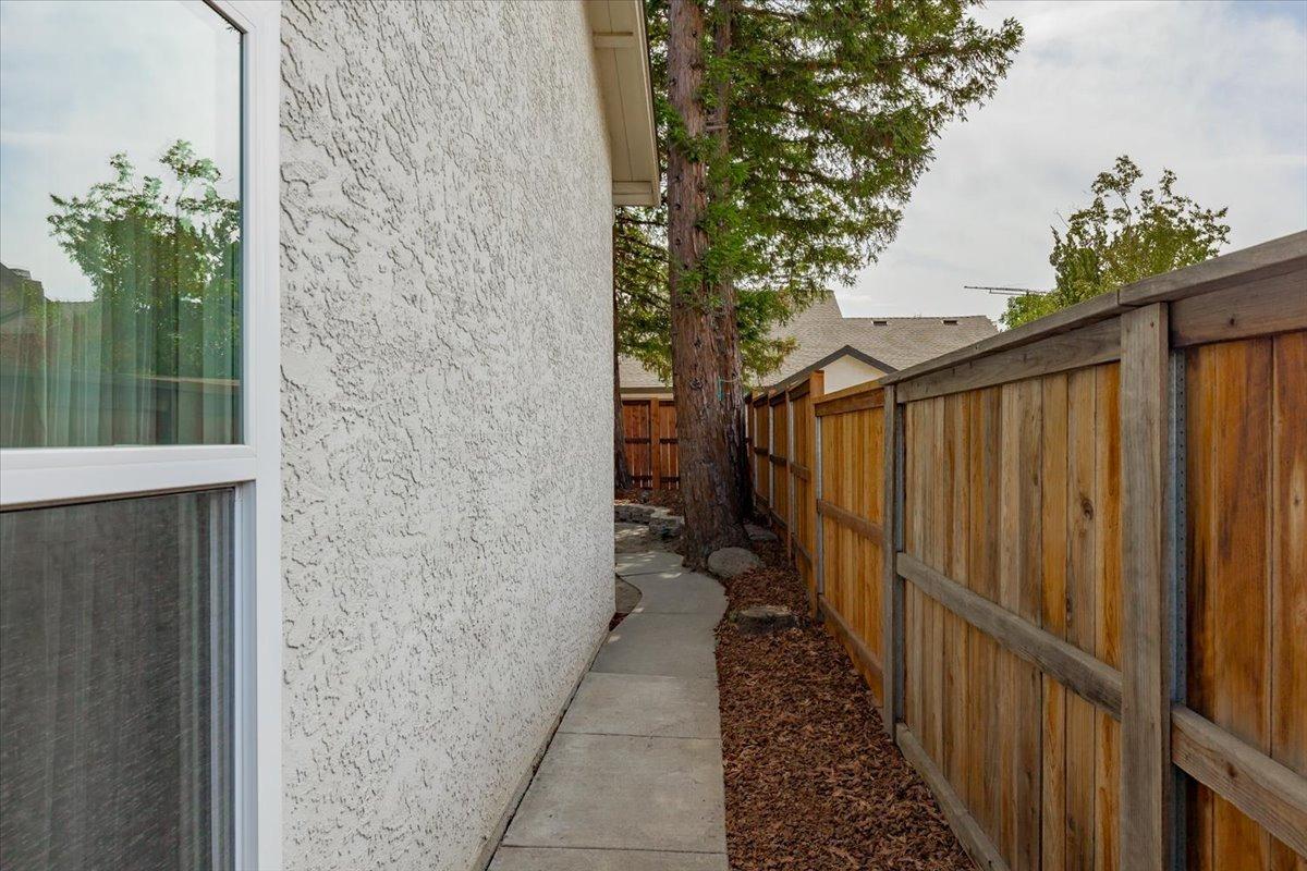 5629 Glen Oaks Drive