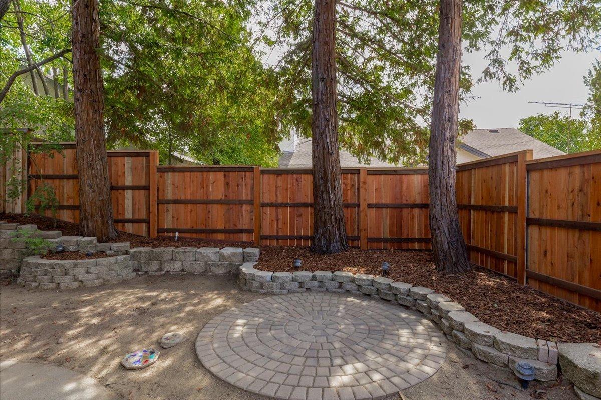 5629 Glen Oaks Drive