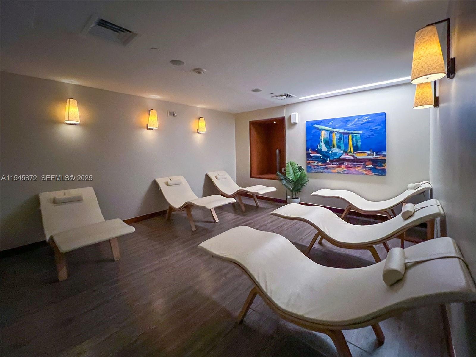 6801 Collins Ave Unit: 1210 /1206