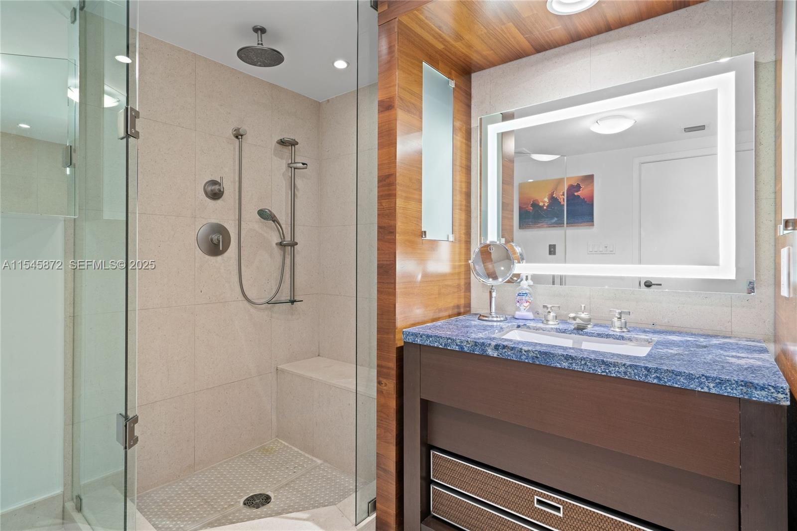 6801 Collins Ave Unit: 1210 /1206