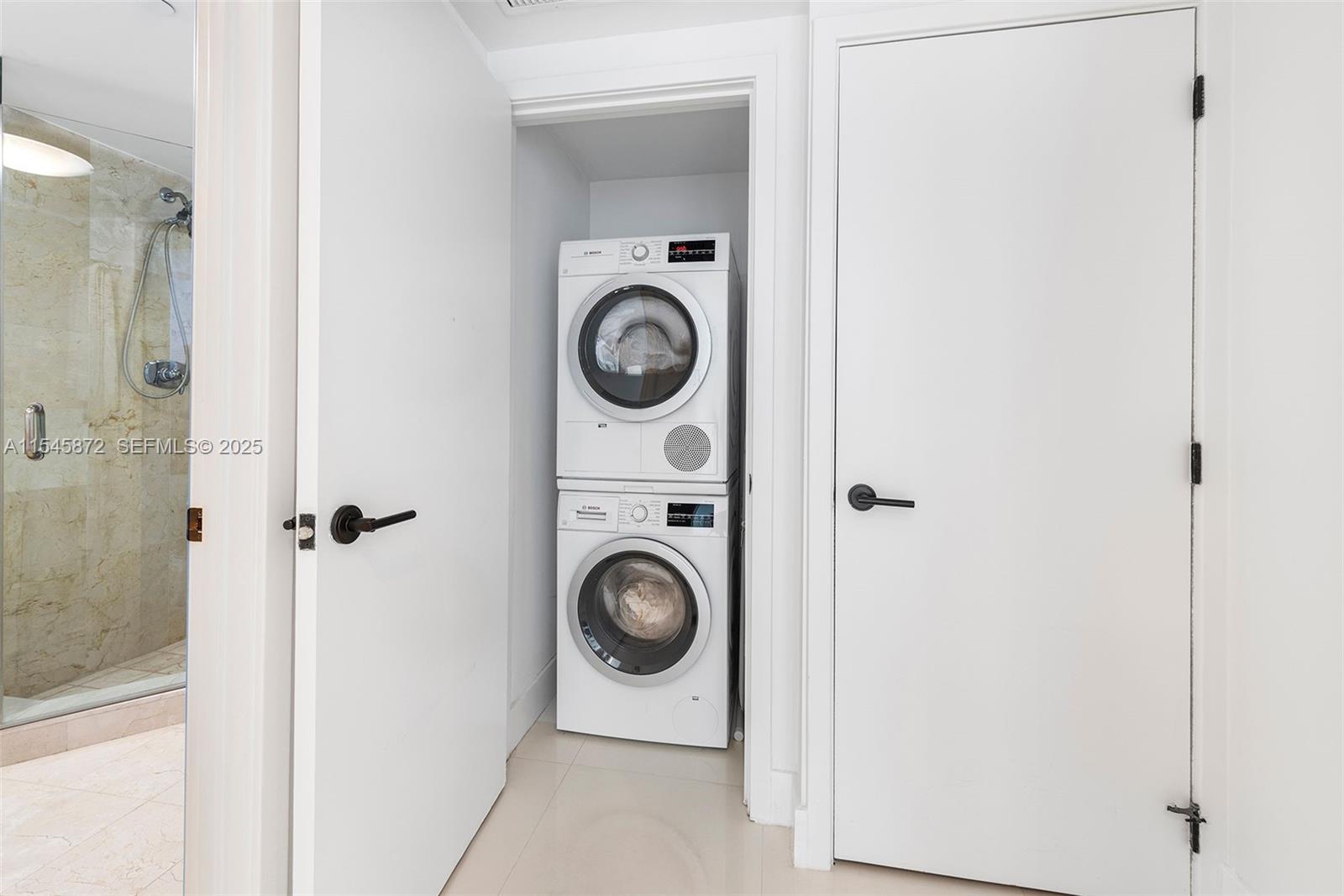 6801 Collins Ave Unit: 1210 /1206