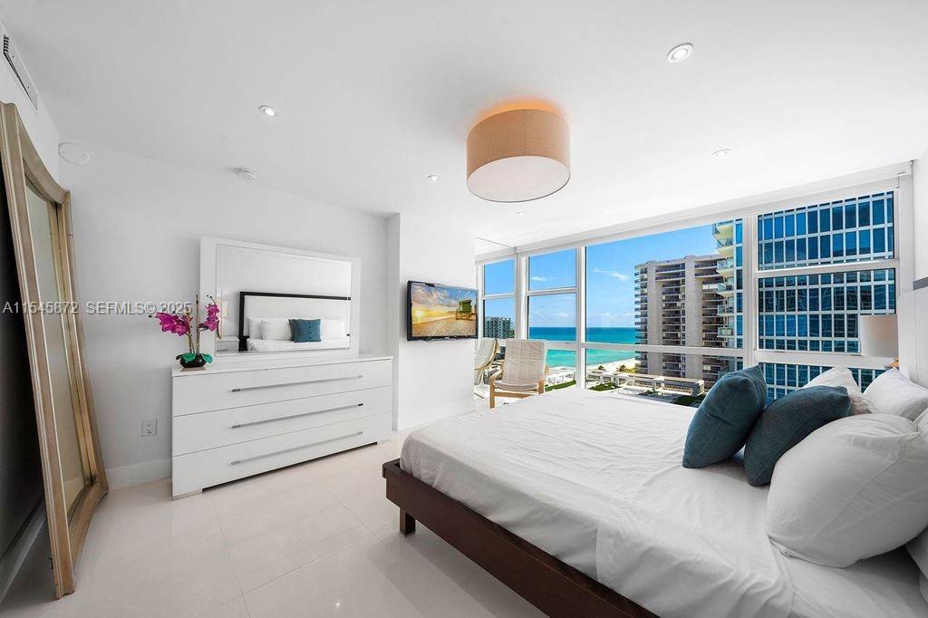 6801 Collins Ave Unit: 1210 /1206