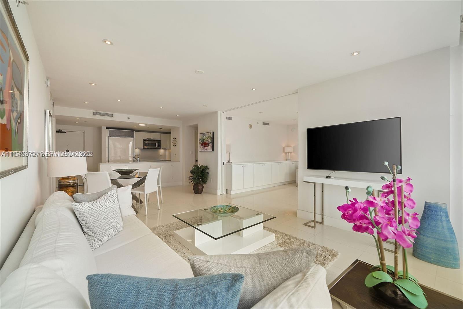 6801 Collins Ave Unit: 1210 /1206