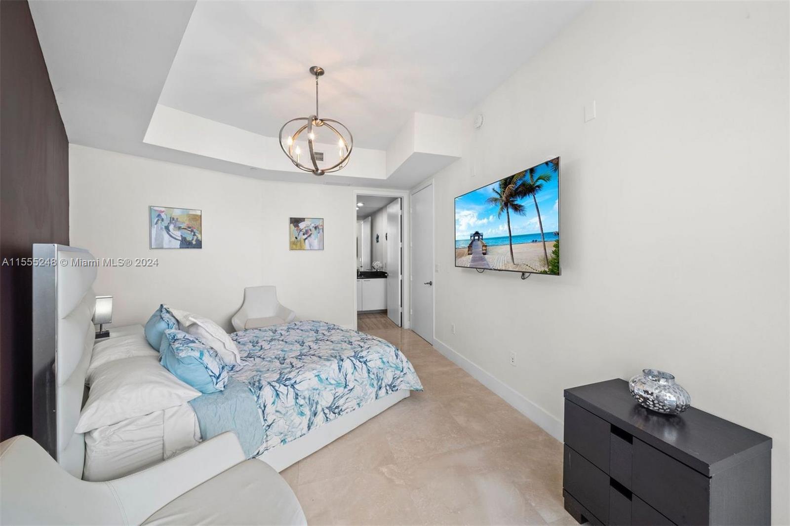 15811 Collins Ave # 1507
