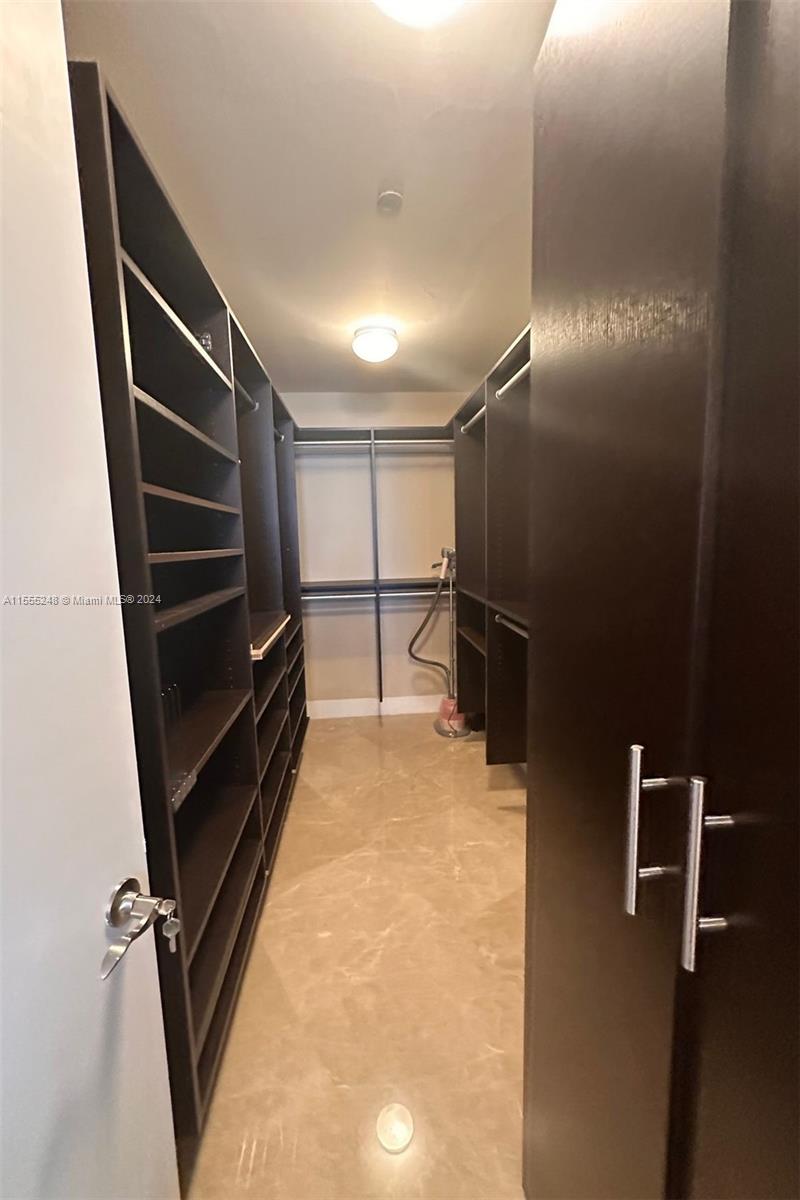15811 Collins Ave # 1507