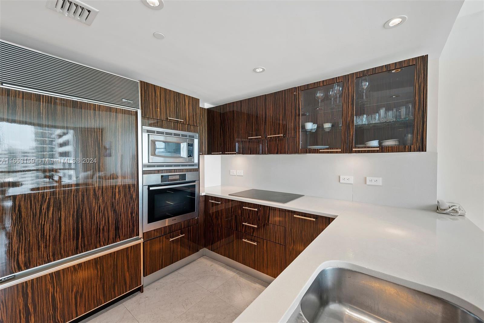 6801 Collins Ave # 1215