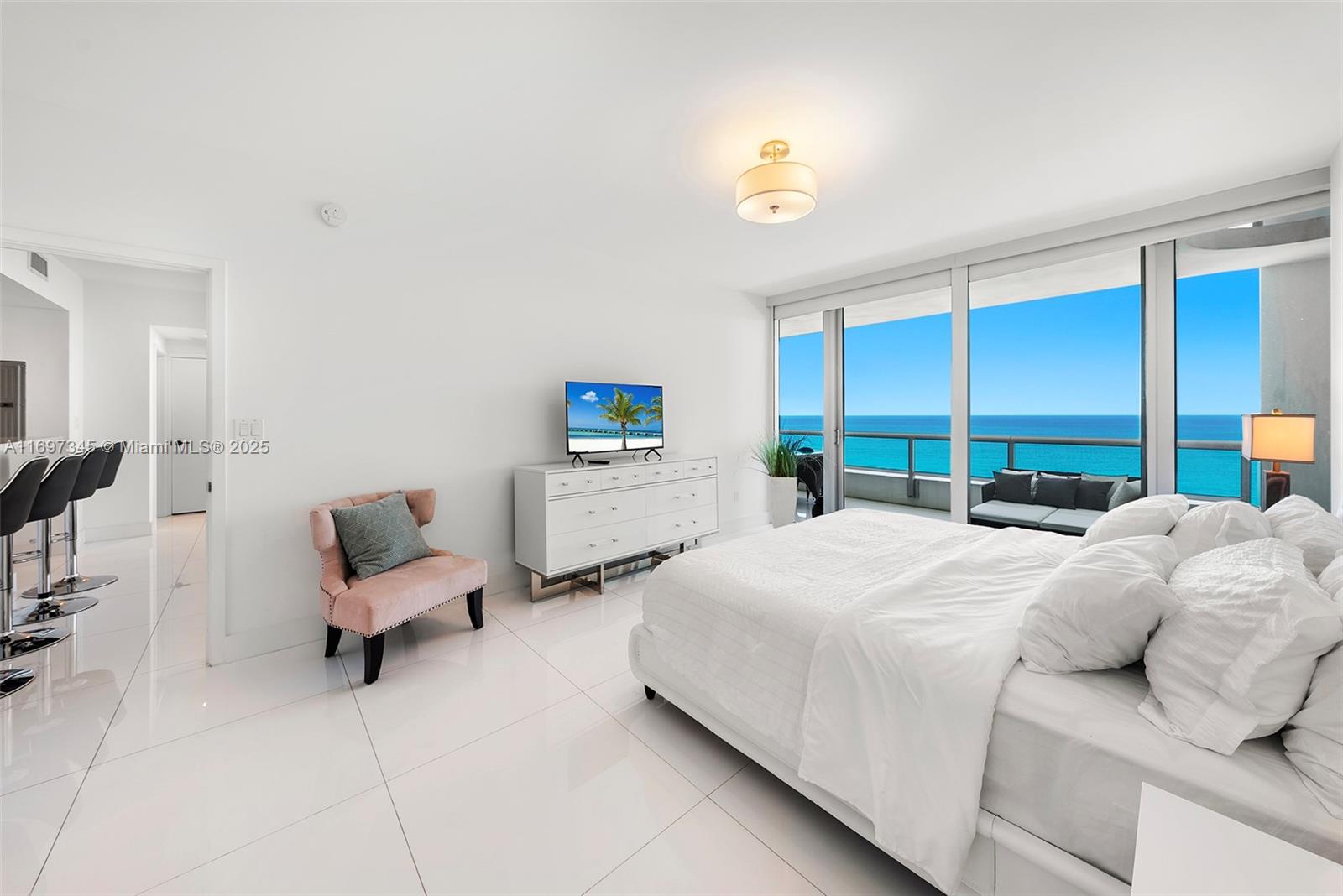 6799 Collins Ave # 1704