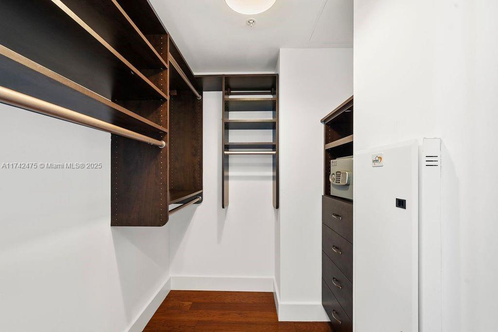 6899 Collins Ave # 1107