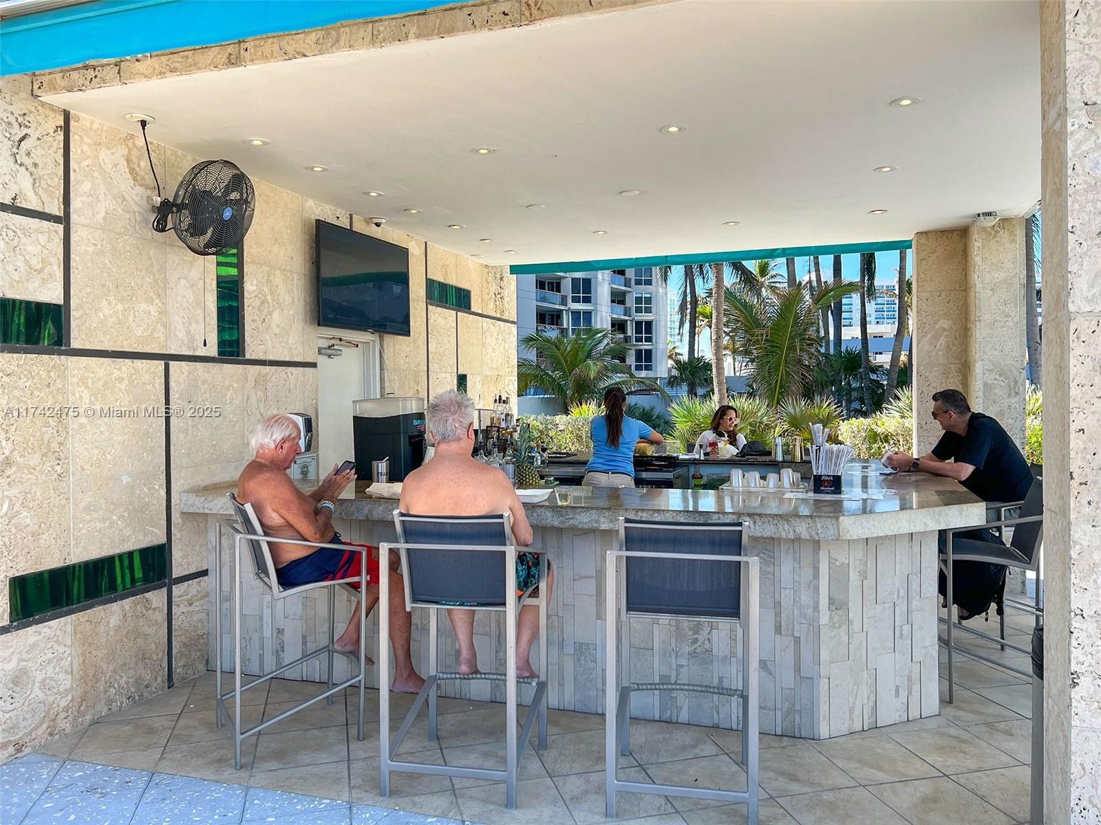 6899 Collins Ave # 1107