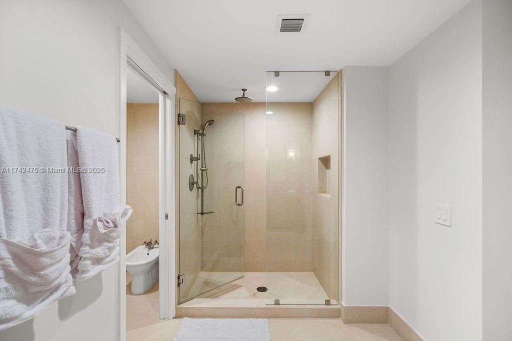 6899 Collins Ave # 1107