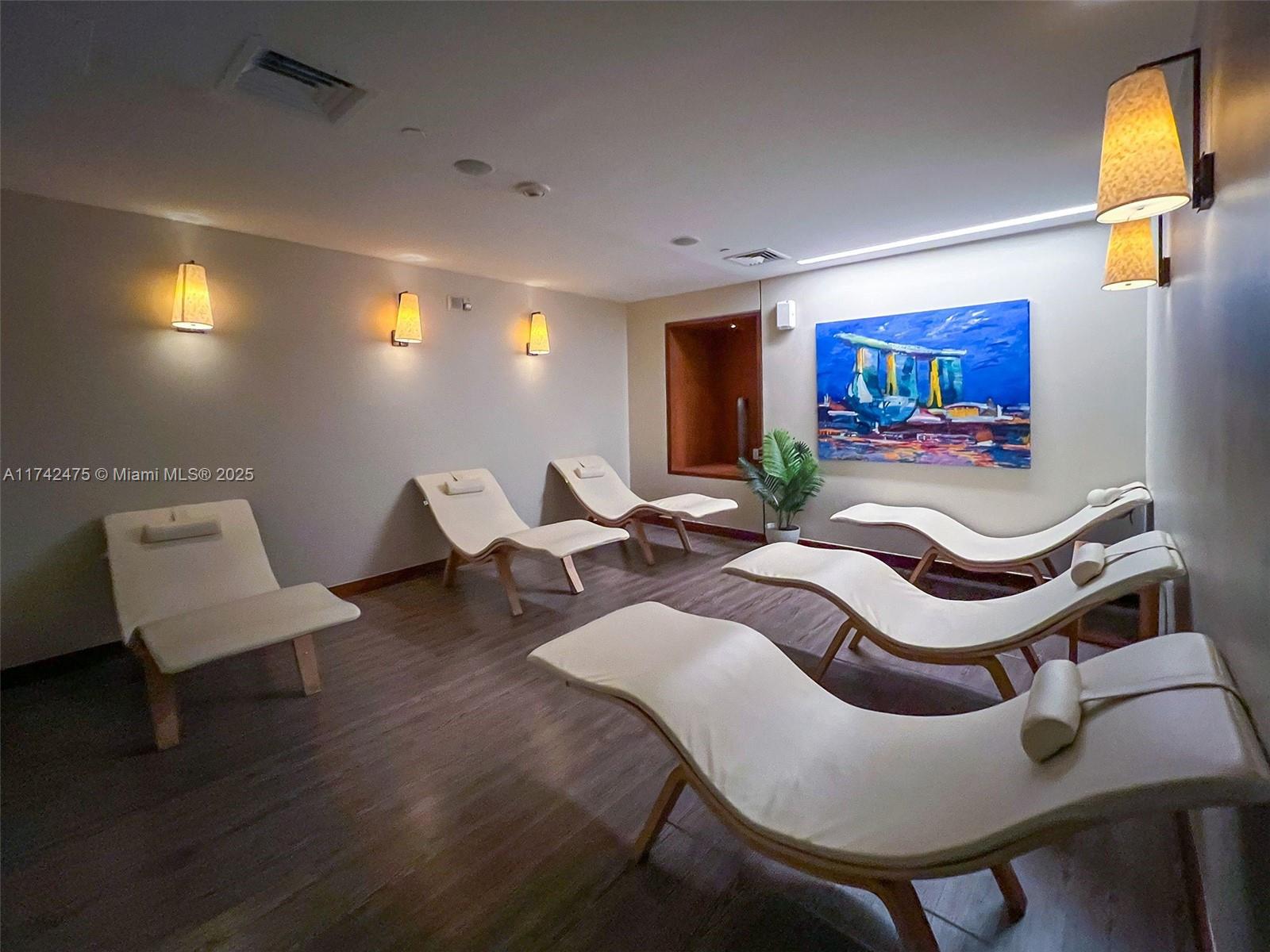 6899 Collins Ave # 1107