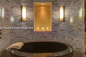 6899 Collins Ave # 1107