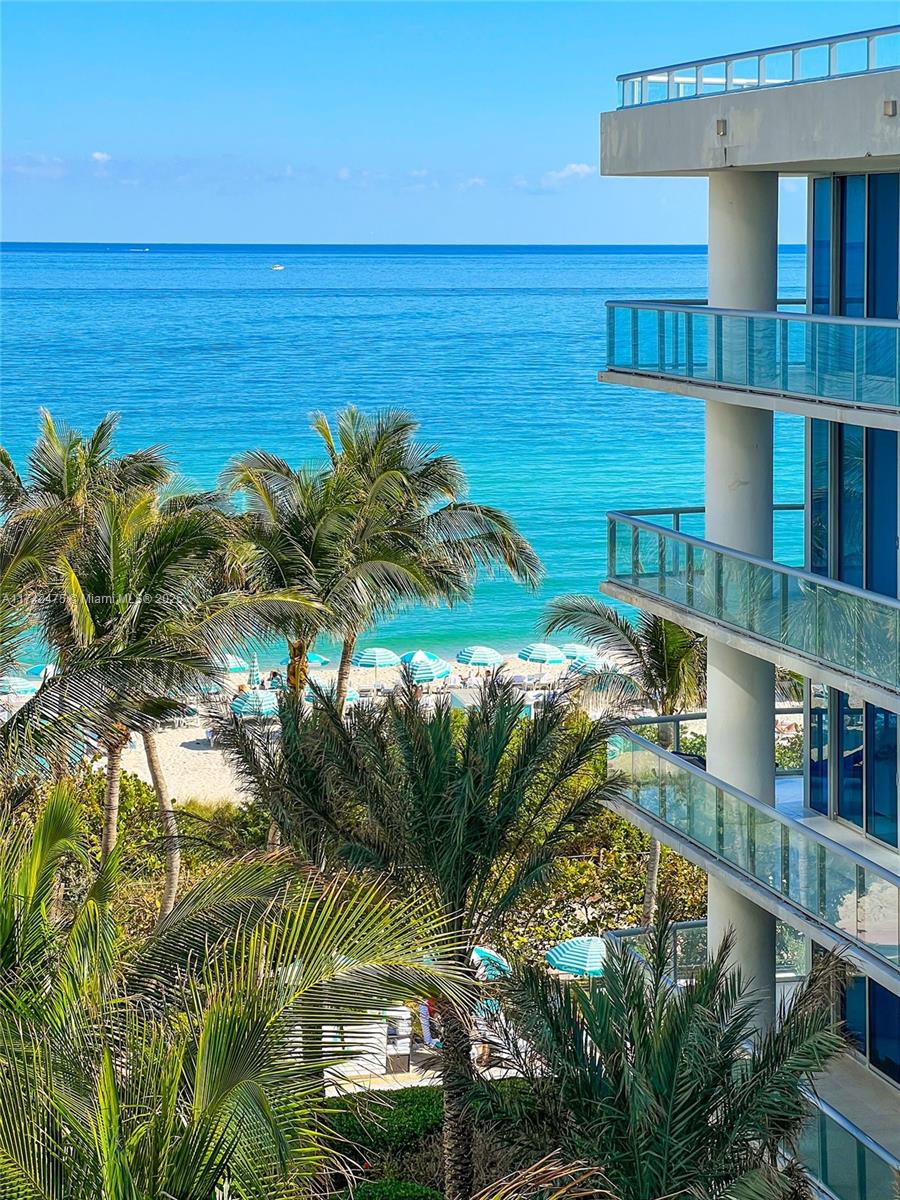 6899 Collins Ave # 1107