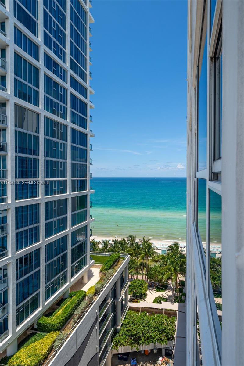 6801 Collins Ave # 1403