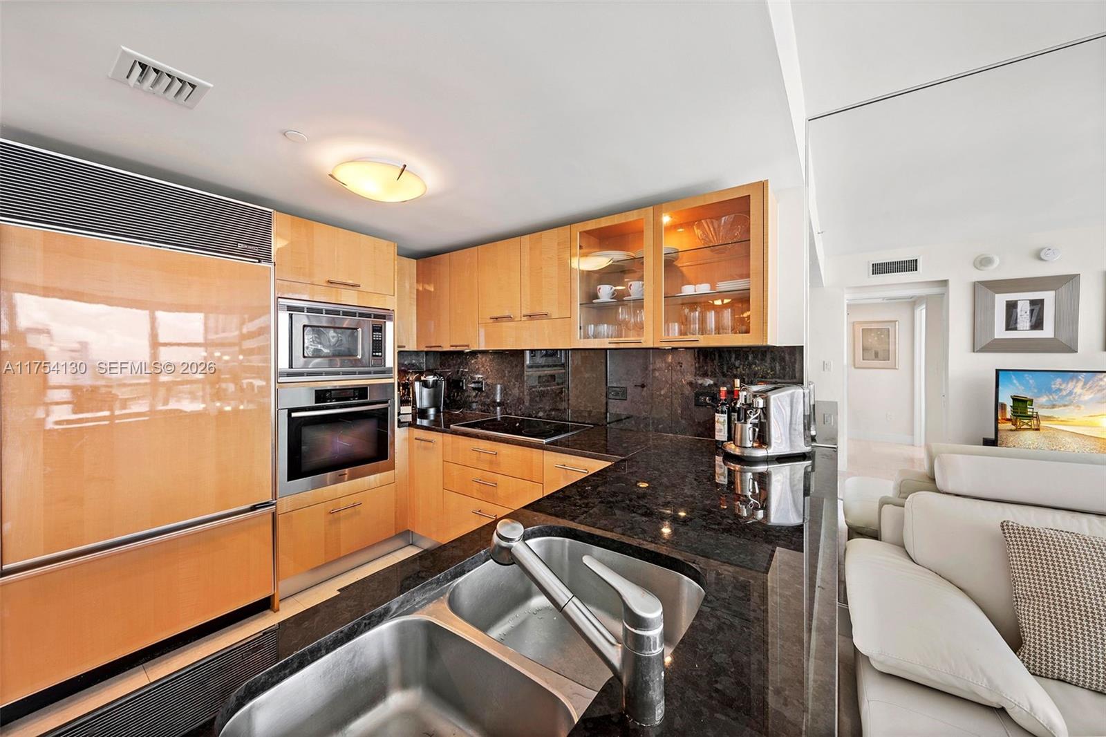 6801 Collins Ave # 1403