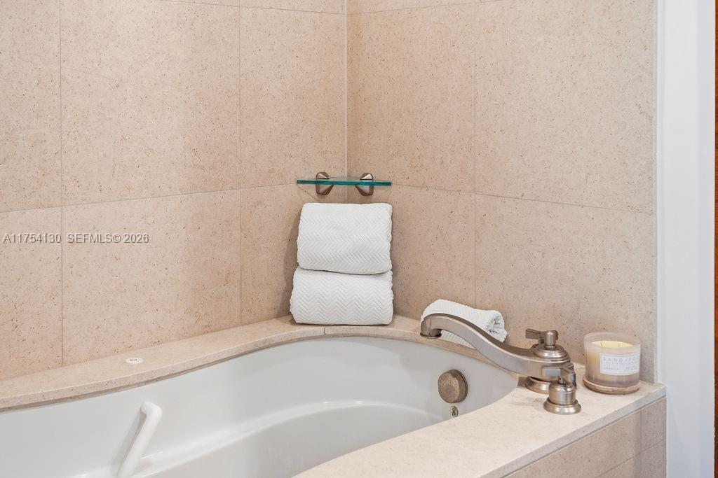 6801 Collins Ave # 1403