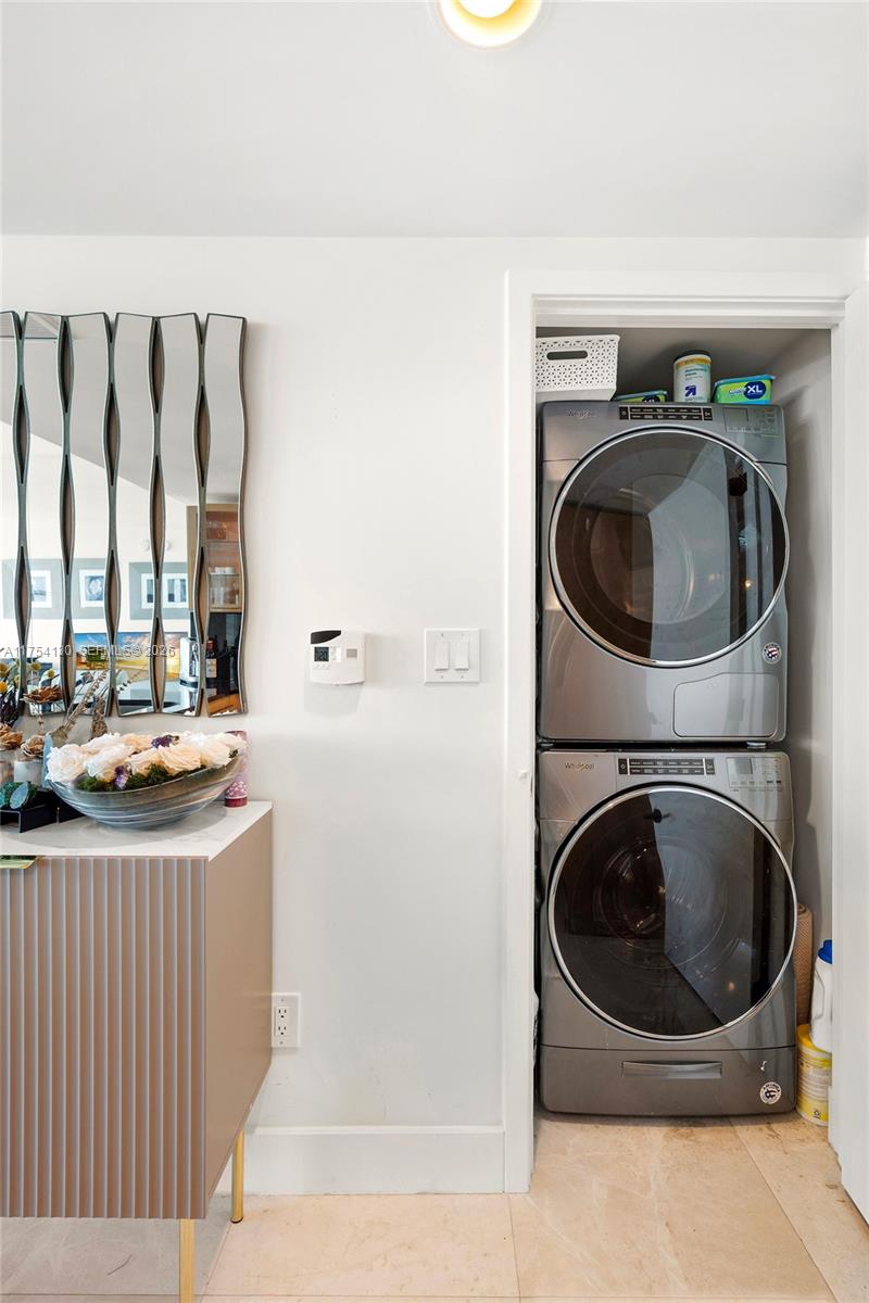 6801 Collins Ave # 1403