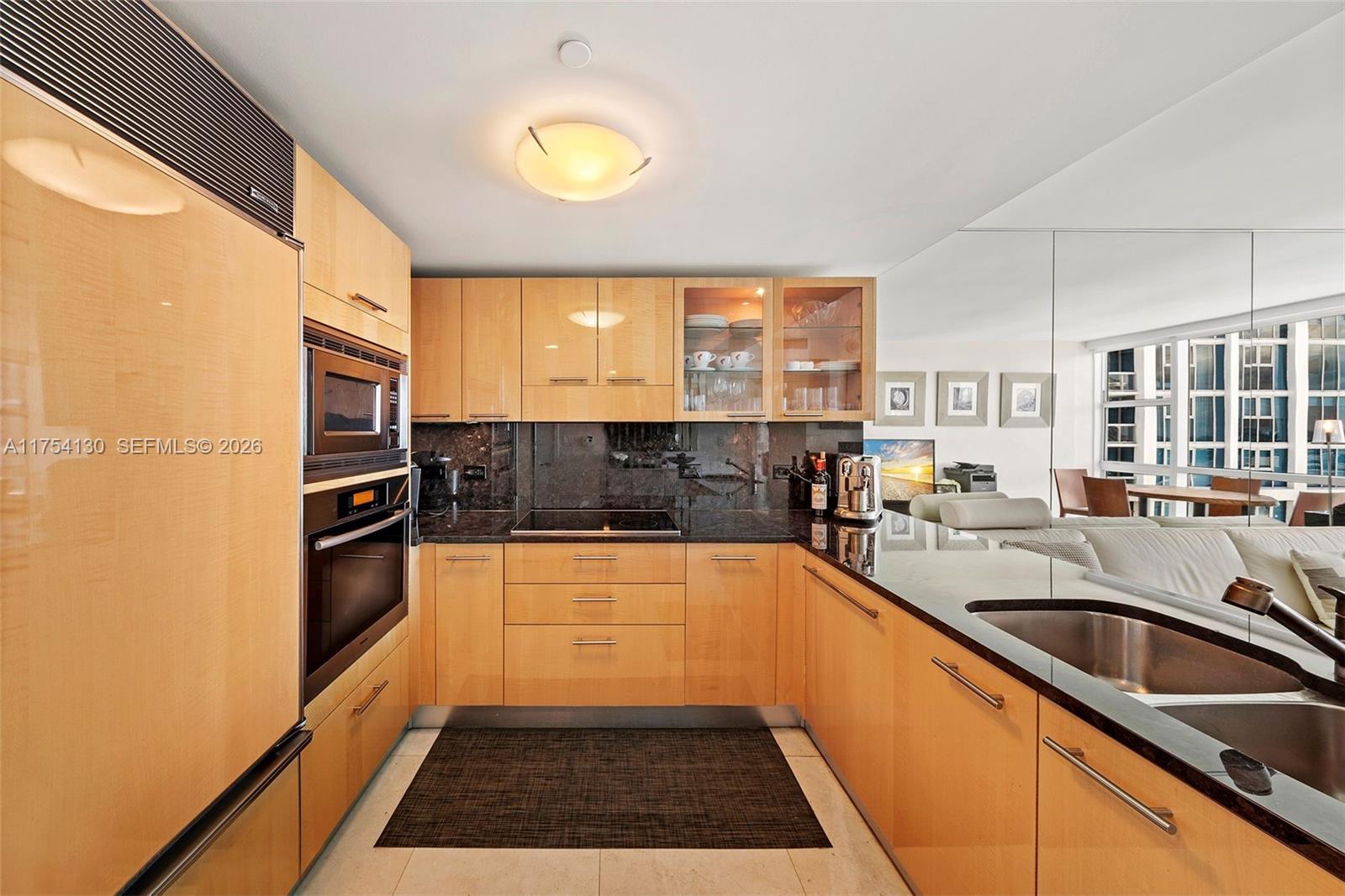 6801 Collins Ave # 1403