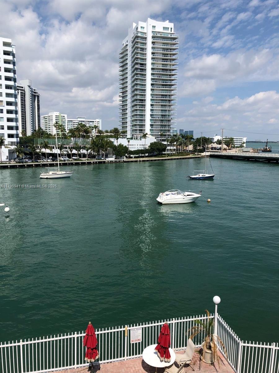 1441 Lincoln Rd # 409