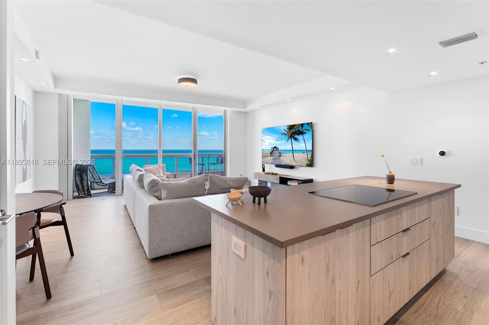 6899 Collins Ave # 2601
