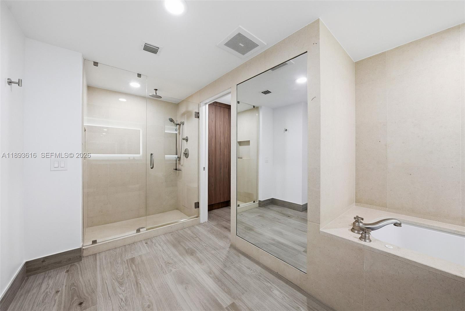 6899 Collins Ave # 2601