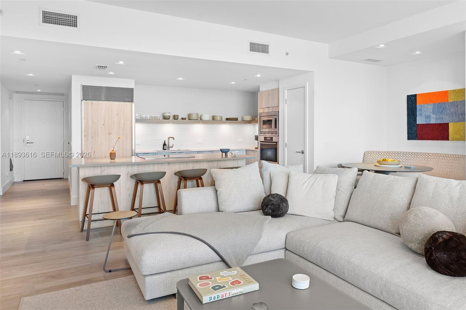 6899 Collins Ave # 2601