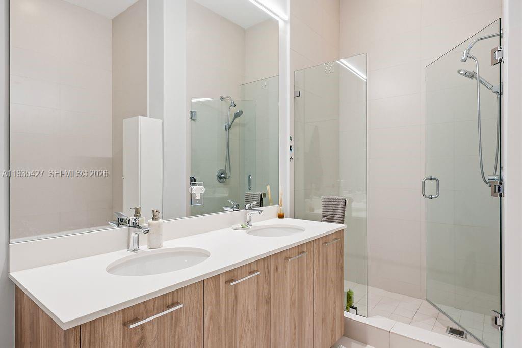 501 NE 31st St # 401