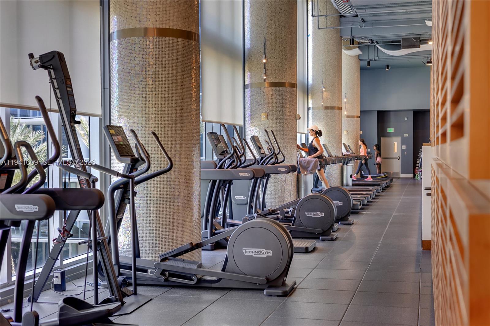 6899 Collins Ave # 1205