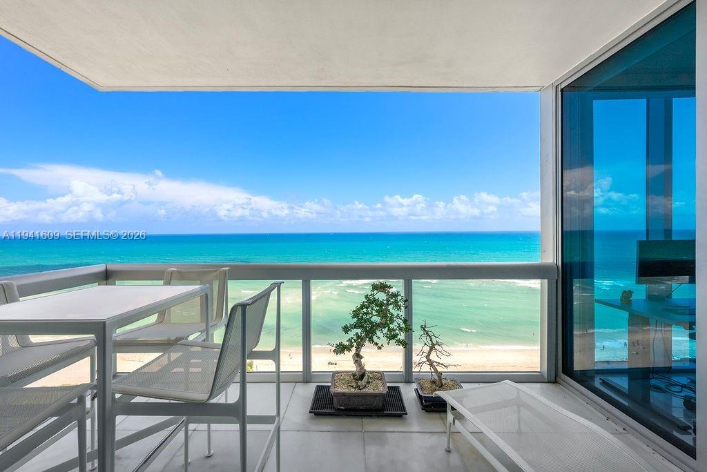 6899 Collins Ave # 1205