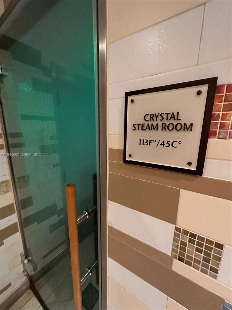 6899 Collins Ave # 1205