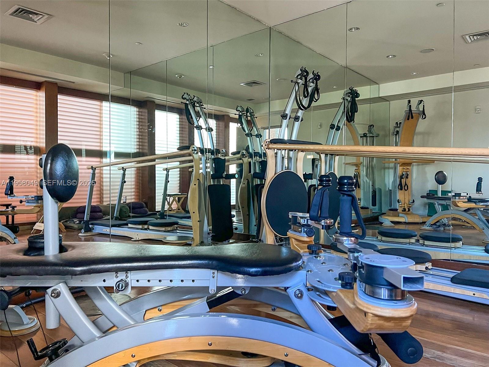 6899 Collins Ave # 1810