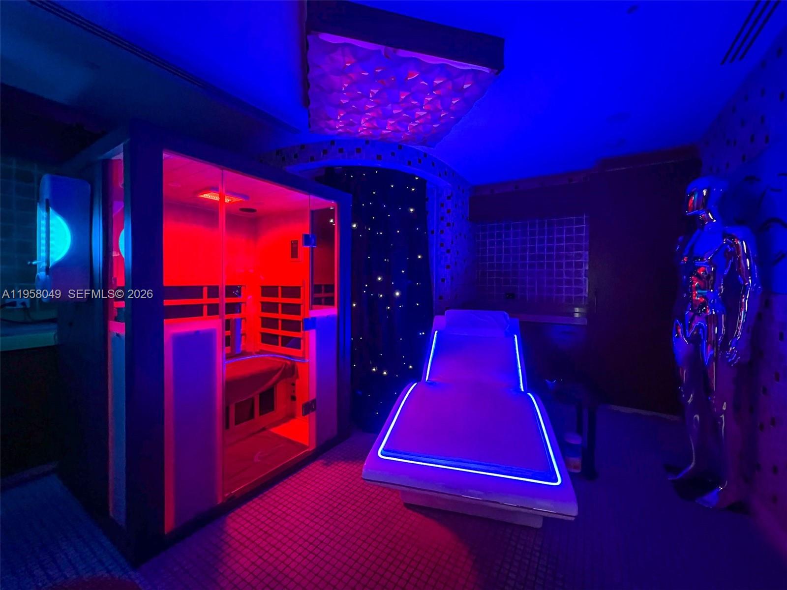 6899 Collins Ave # 1810