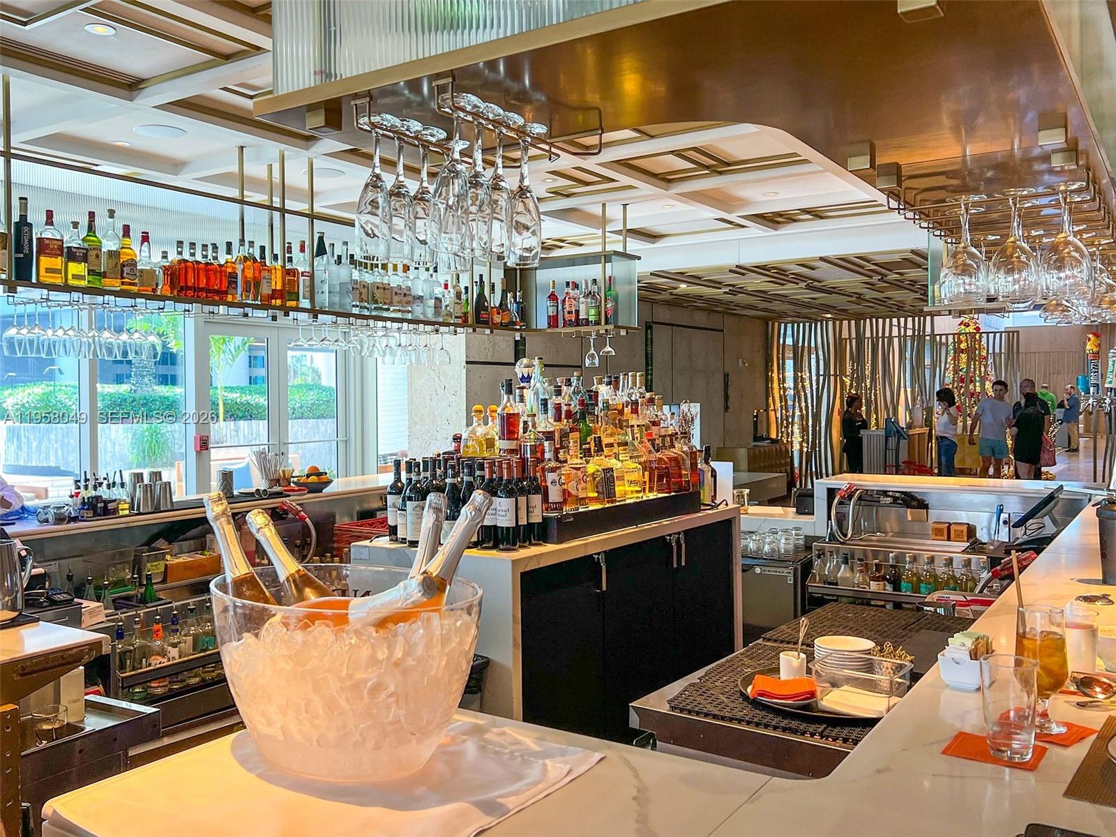 6899 Collins Ave # 1810