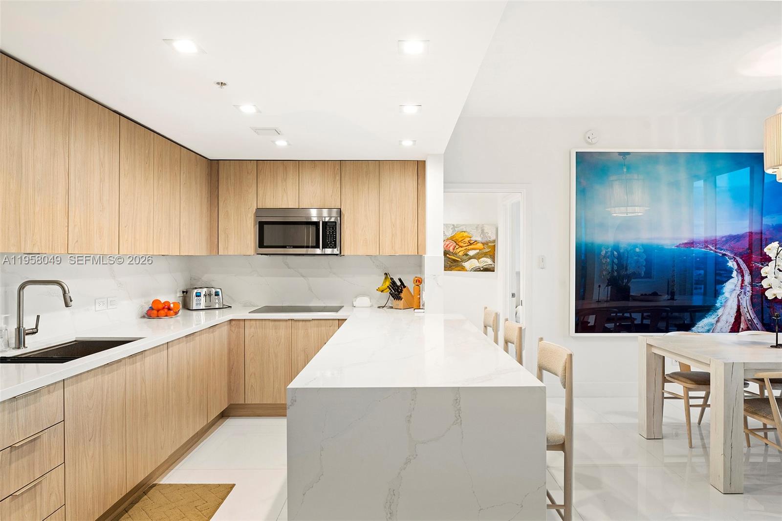 6899 Collins Ave # 1810