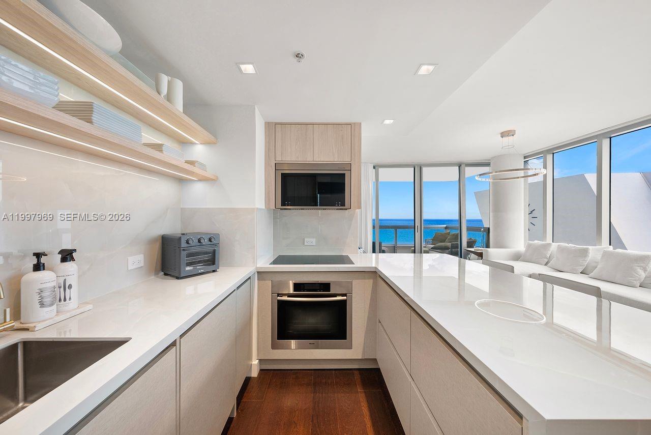 6899 Collins Ave # 1908