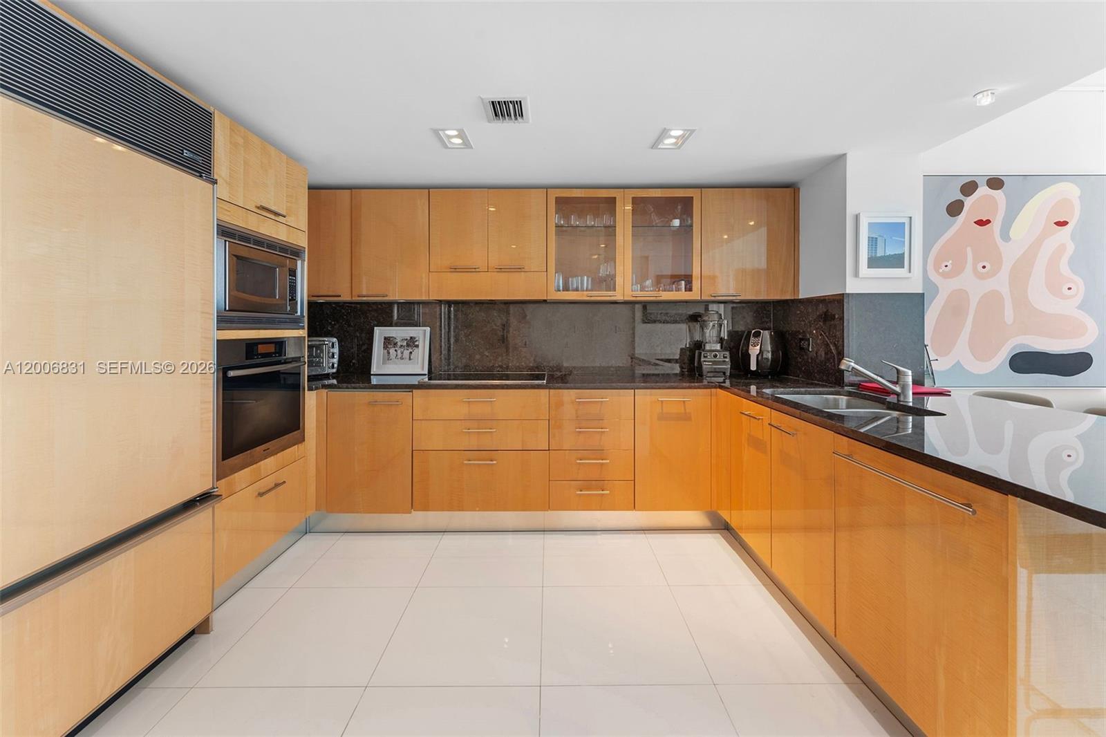 6801 Collins Ave Unit: PH01/02