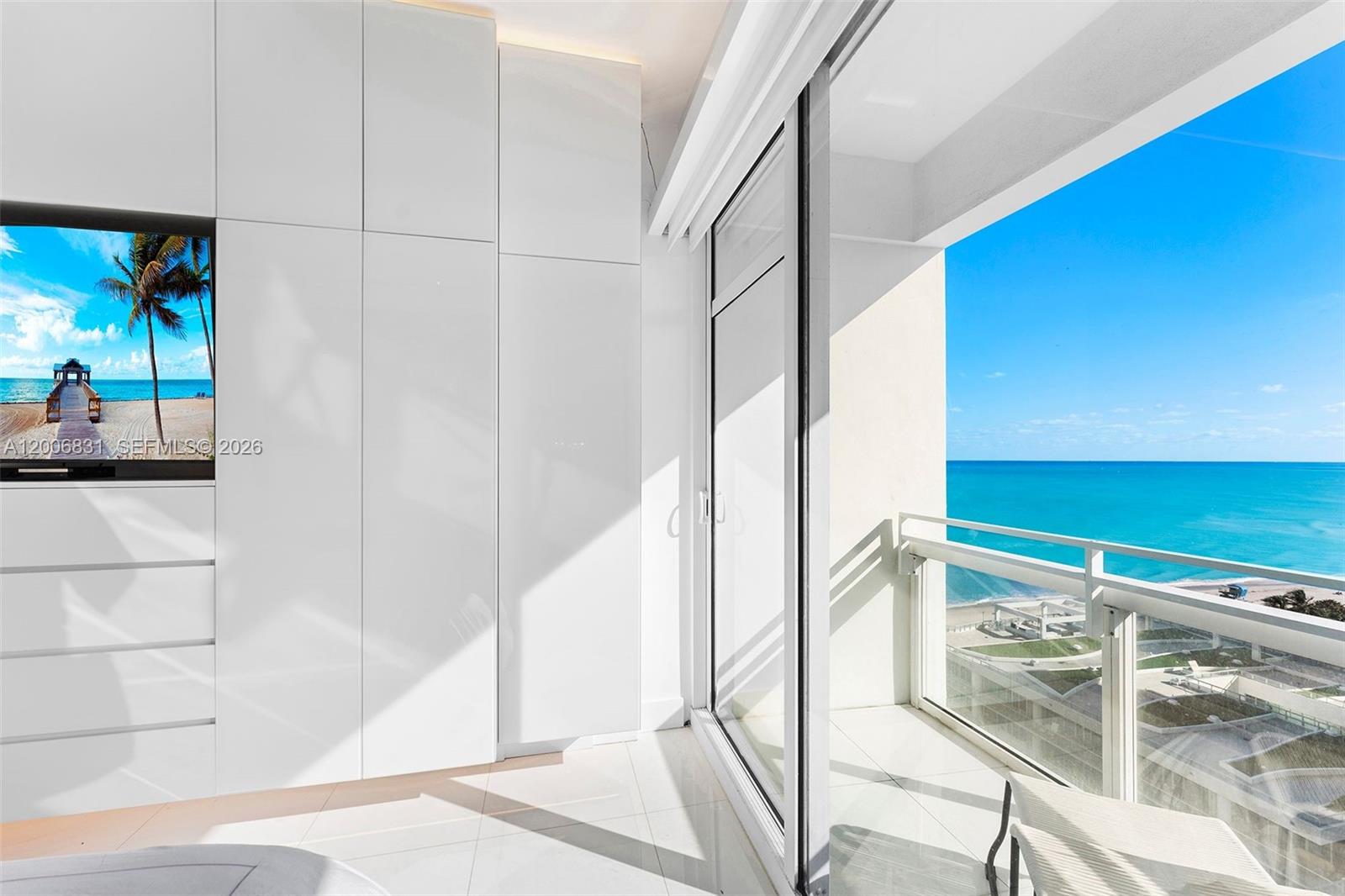 6801 Collins Ave Unit: PH01/02