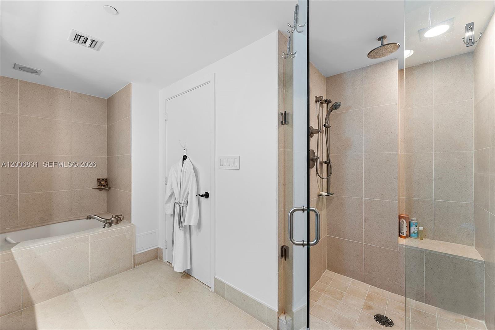6801 Collins Ave Unit: PH01/02