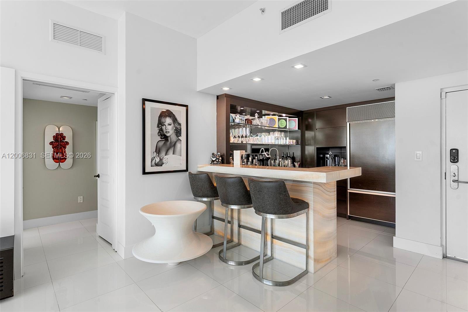 6801 Collins Ave Unit: PH01/02