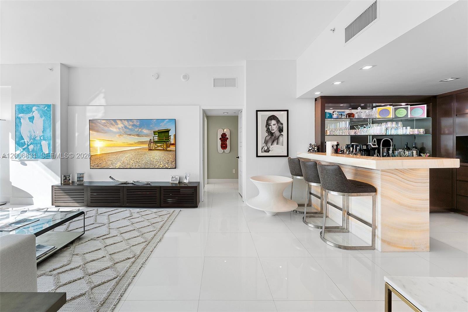 6801 Collins Ave Unit: PH01/02